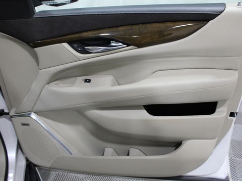 Used 2018 Cadillac Escalade Premium Luxury image 28