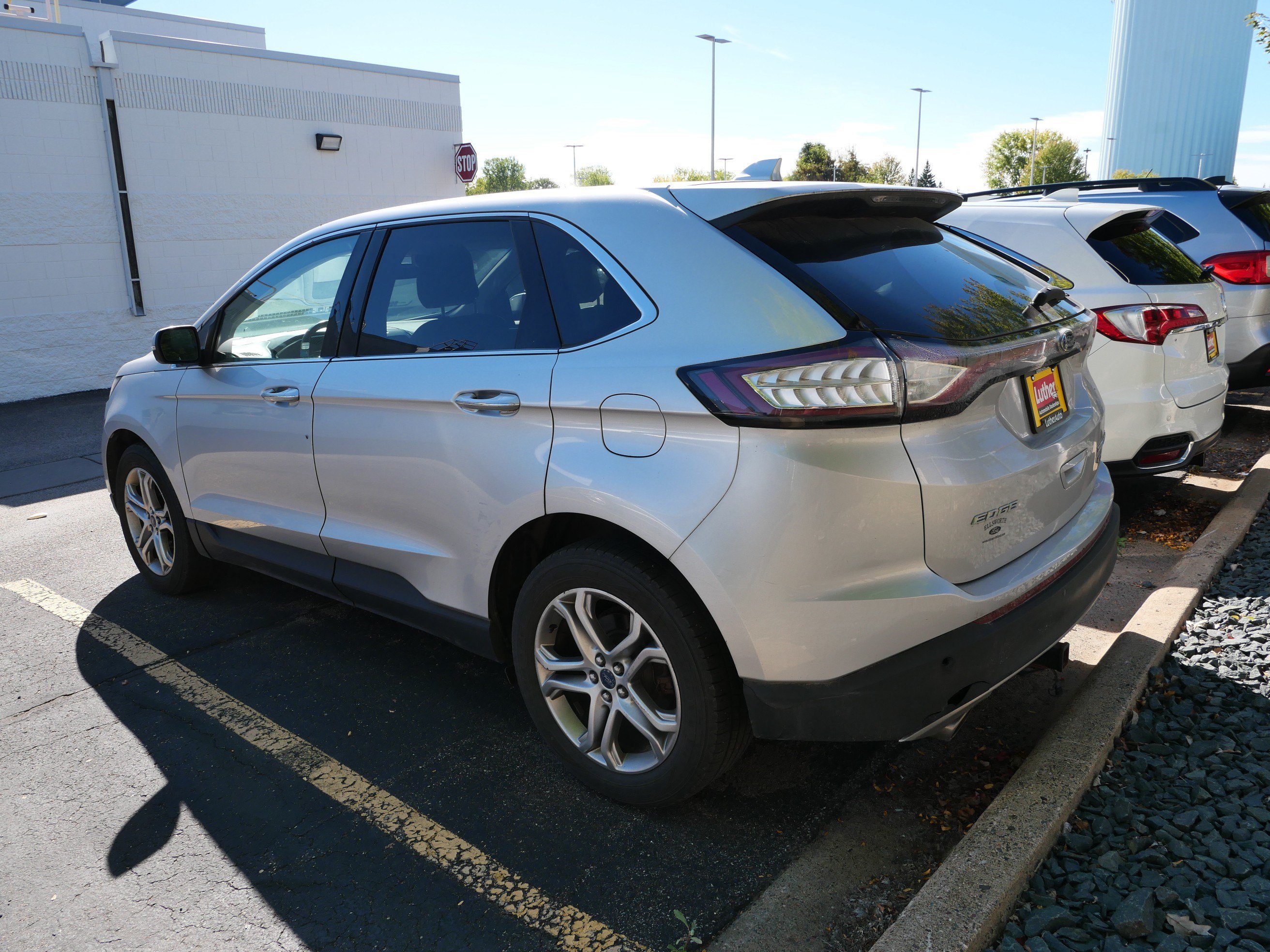 Used 2016 Ford Edge Titanium w/ Technology Package AWD/4WD image 5