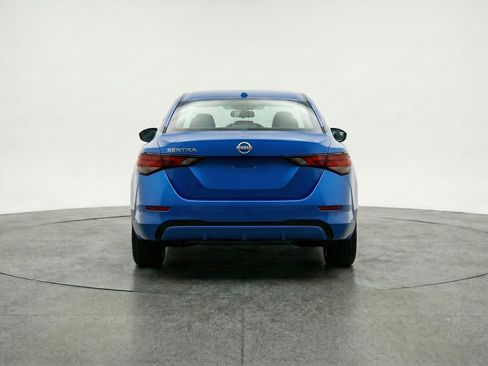 Used 2025 Nissan Sentra SV image 7