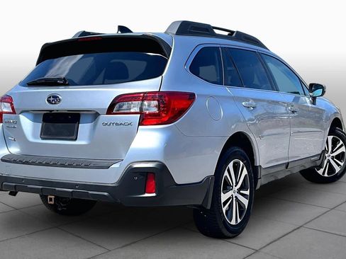 Used 2018 Subaru Outback 2.5i Limited AWD/4WD image 13