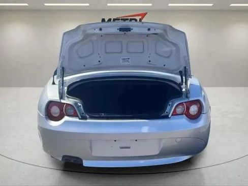 Used 2005 BMW Z4 2.5i image 24