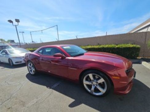 Used 2010 Chevrolet Camaro SS w/ RS Package RWD image 2