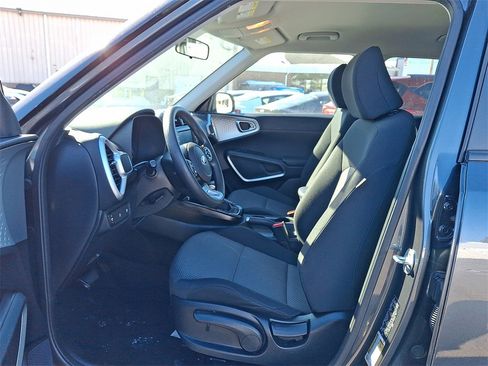 Certified 2021 Kia Soul LX image 3