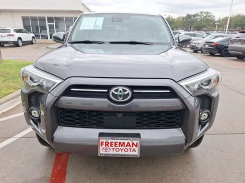 Used 2022 Toyota 4Runner SR5 Premium image 9