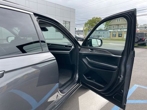 Certified 2023 Jeep Grand Cherokee Limited AWD/4WD image 8