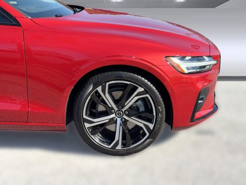 Certified 2023 Volvo S60 B5 Plus w/ Climate Package image 12