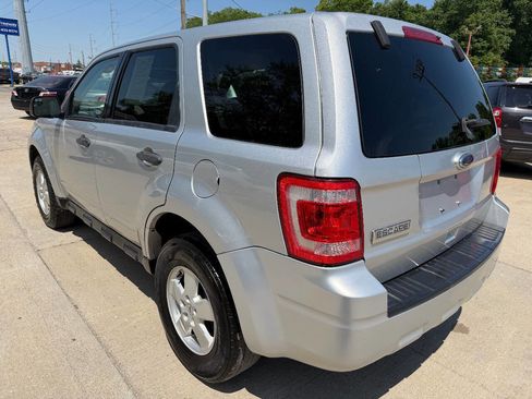 Used 2010 Ford Escape XLS FWD image 5