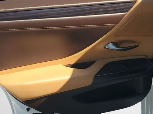 Used 2019 Lexus ES 350 w/ Premium Package image 44