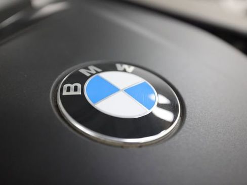 Used 2025 BMW 330i xDrive Sedan w/ Premium Package AWD/4WD image 7