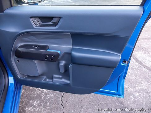 Used 2025 Ford Maverick Lobo image 32