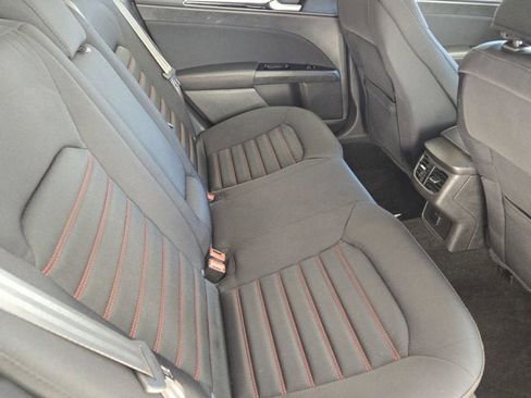 Used 2015 Ford Fusion SE w/ Equipment Group 201A image 9