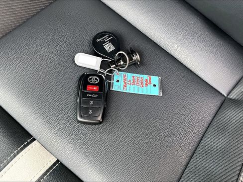 Used 2026 Toyota Camry SE w/ Convenience Package FWD image 15