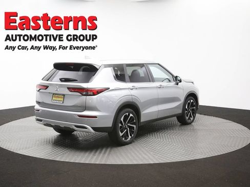 Used 2024 Mitsubishi Outlander SE FWD image 41