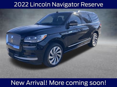 Used 2022 Lincoln Navigator Reserve image 2