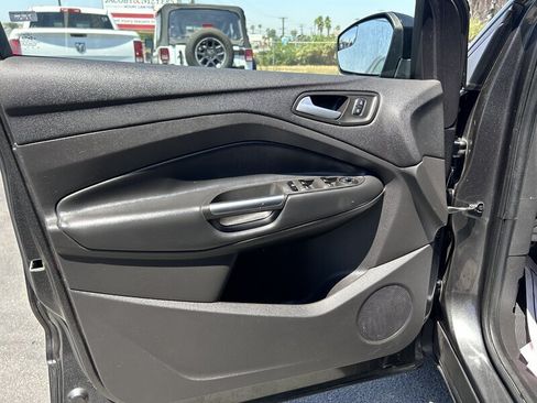 Used 2018 Ford Escape SE w/ SE Sport Appearance Package FWD image 36