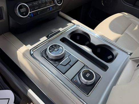 Used 2021 Ford Expedition Max XLT AWD/4WD image 19