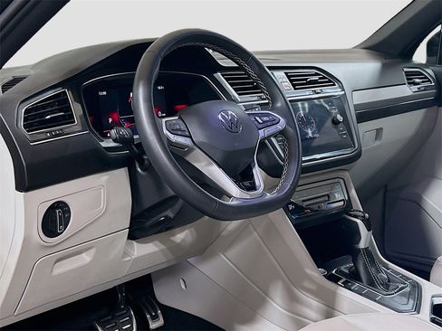 Used 2023 Volkswagen Tiguan SE R-Line image 7