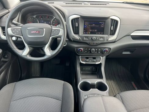 Used 2024 GMC Terrain SLE w/ Driver Convenience Package AWD/4WD image 3