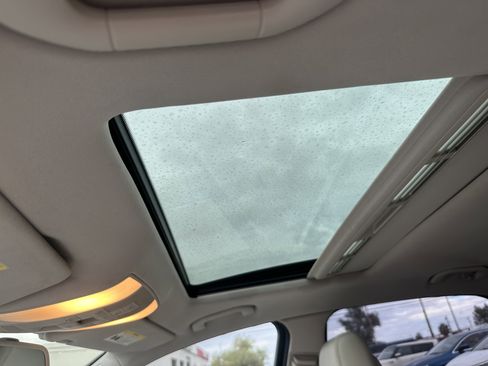 Used 2016 Mercedes-Benz E 350 Sedan image 9