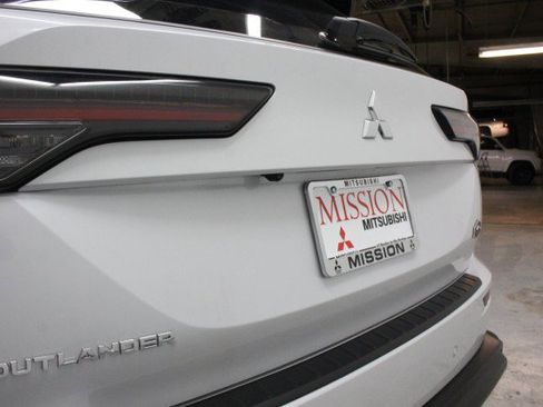 New 2026 Mitsubishi Outlander Trail Edition image 4
