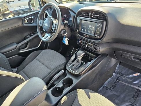Used 2020 Kia Soul S FWD image 11