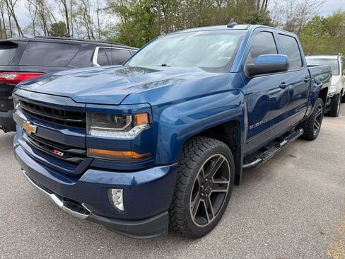 Used 2018 Chevrolet Silverado 1500 LT w/ All Star Edition AWD/4WD image 5