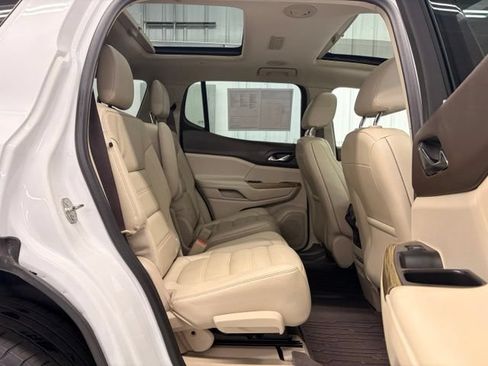 Used 2019 GMC Acadia Denali w/ Technology Package AWD/4WD image 9