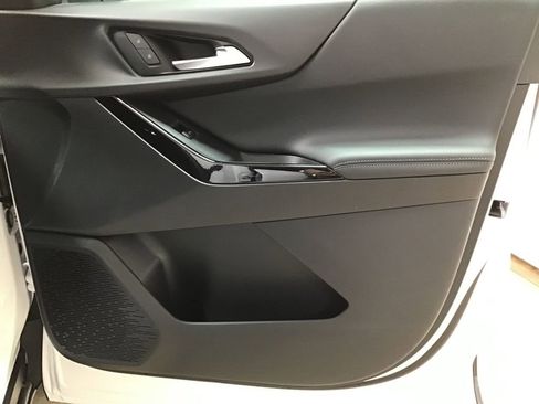 New 2026 Chevrolet Equinox LT image 7