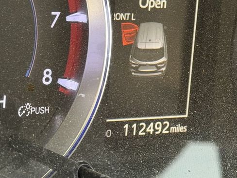 Used 2016 Toyota Highlander XLE FWD image 9
