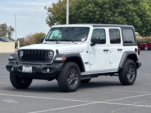 Used 2026 Jeep Wrangler Unlimited Sport AWD/4WD image 8