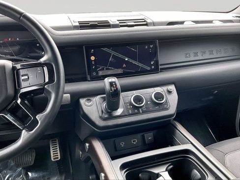 Used 2023 Land Rover Defender 110 X-Dynamic SE image 5