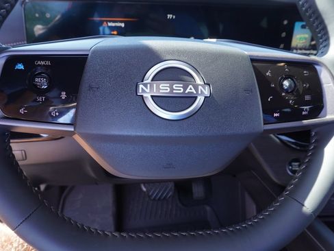 Used 2025 Nissan Murano SV FWD image 17