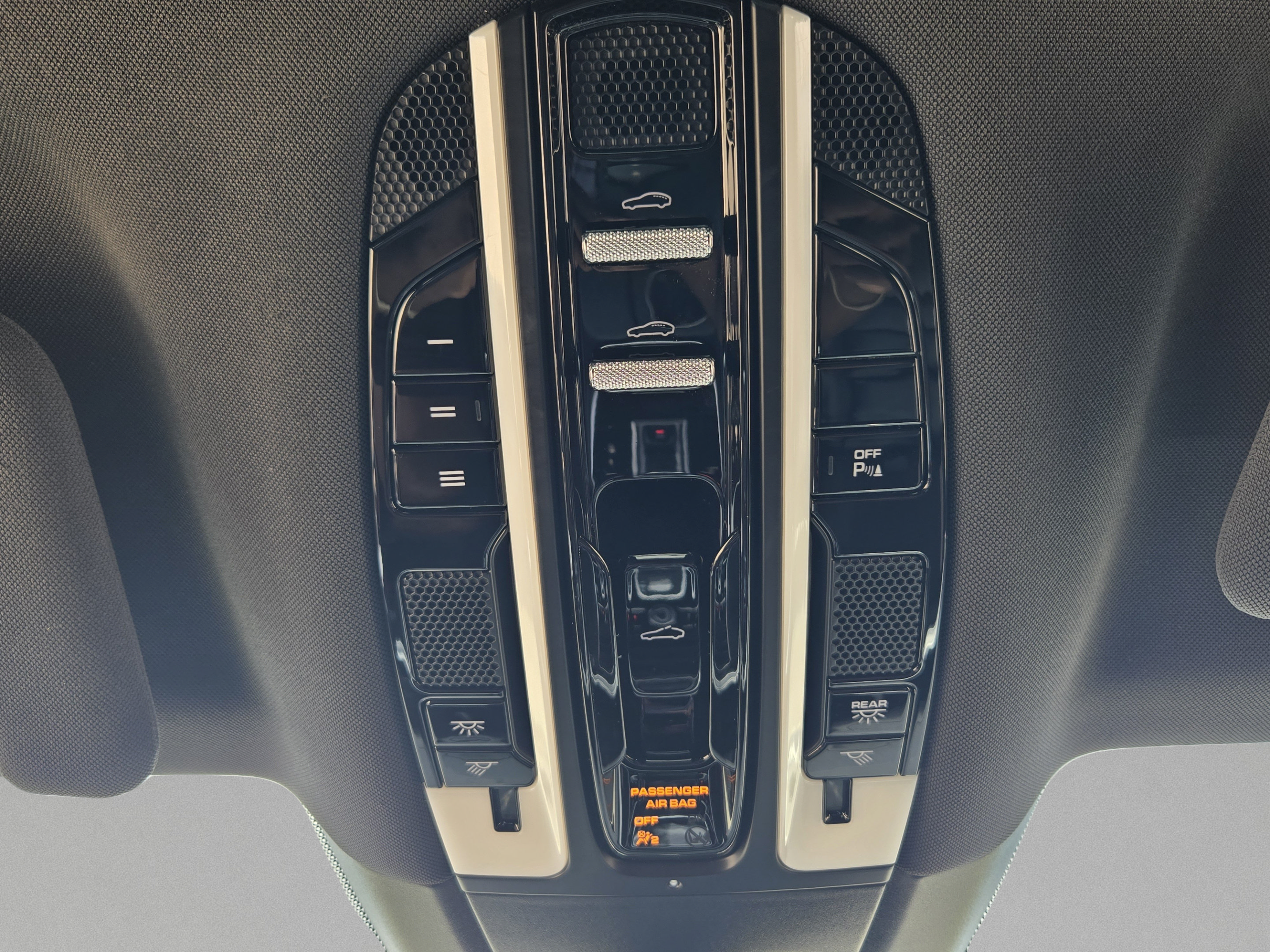 Used 2017 Porsche Panamera image 21