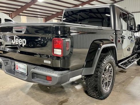 Used 2021 Jeep Gladiator Overland image 3