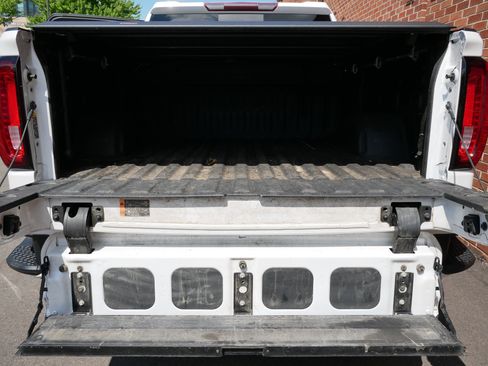 Used 2022 GMC Sierra 1500 Denali w/ Denali Premium Package AWD/4WD image 11