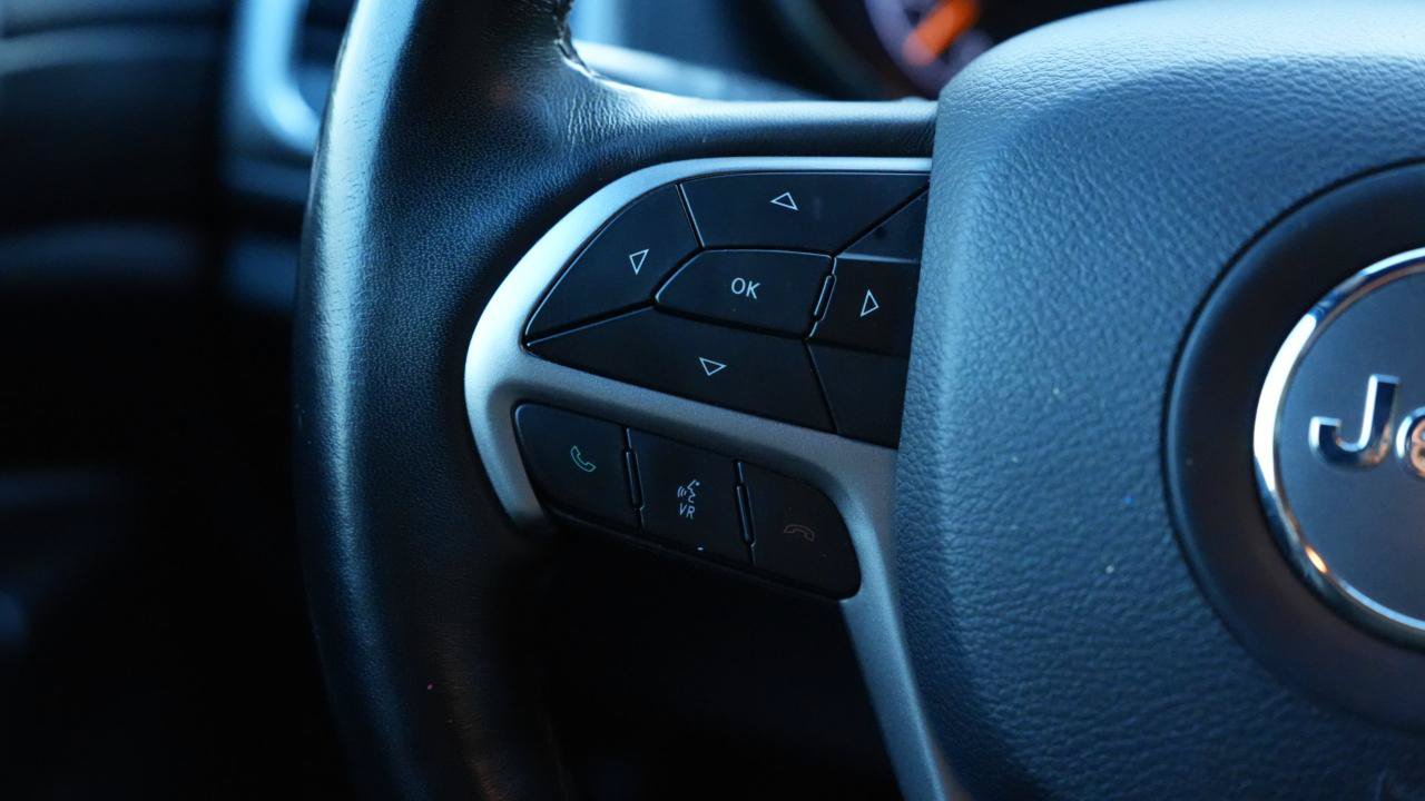 Used 2019 Jeep Grand Cherokee Altitude AWD/4WD image 19