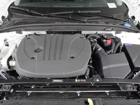 New 2026 Volvo V60 B5 Cross Country Plus w/ Climate Package AWD/4WD image 12