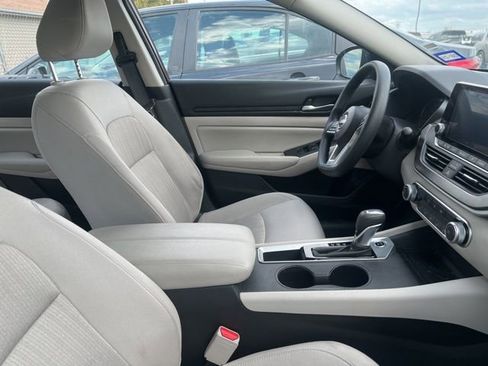 Used 2025 Nissan Altima 2.5 SV image 9
