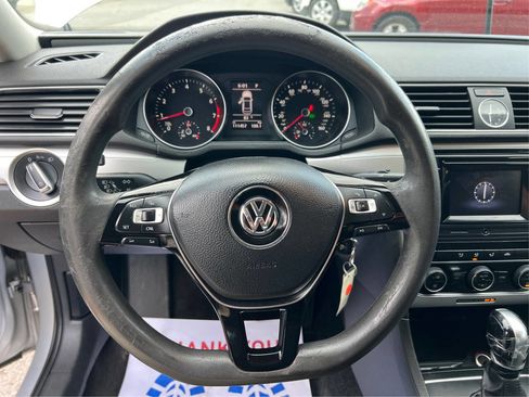 Used 2016 Volkswagen Passat 1.8T S FWD image 16