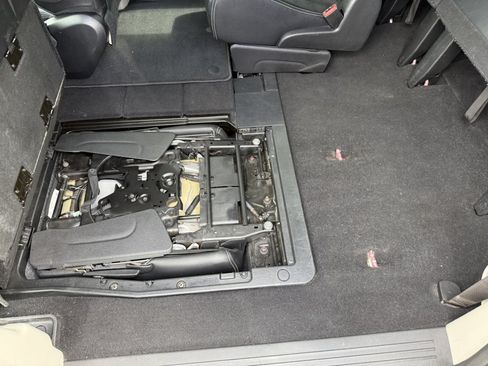 Used 2019 Dodge Grand Caravan SXT FWD image 13