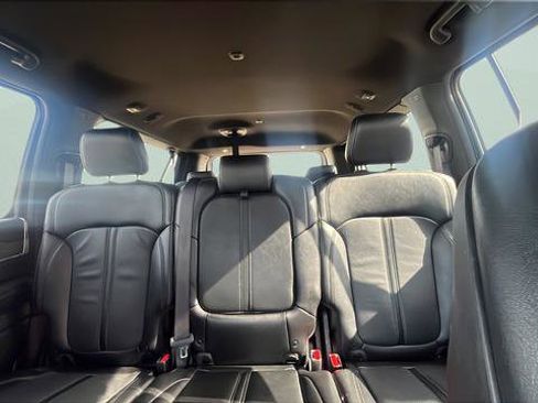 Used 2024 Jeep Wagoneer L Series II w/ Flexible Seating Group AWD/4WD image 20