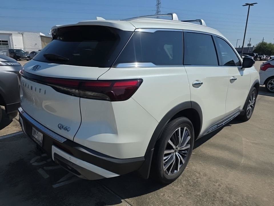 Used 2023 INFINITI QX60 Sensory w/ Vision Package AWD/4WD image 2