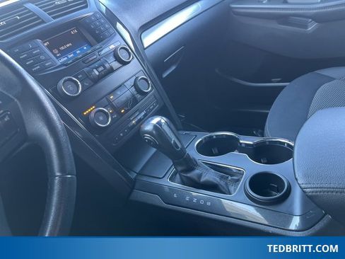 Used 2019 Ford Explorer XLT image 35