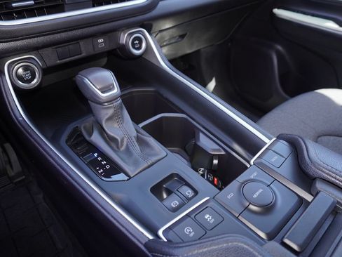 Certified 2025 Toyota Grand Highlander FWD image 20