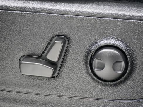 Used 2022 RAM 1500 Big Horn AWD/4WD image 16