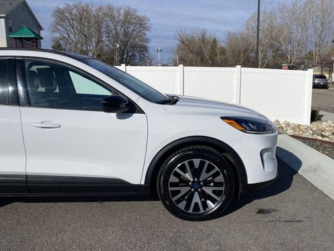 Used 2020 Ford Escape SE Sport image 8