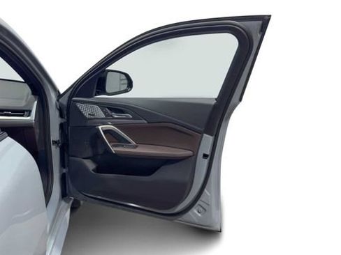 Used 2025 BMW X2 M35i image 9