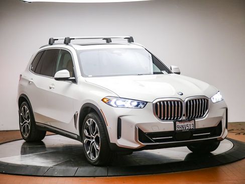 Used 2024 BMW X5 xDrive40i w/ Premium Package AWD/4WD image 6