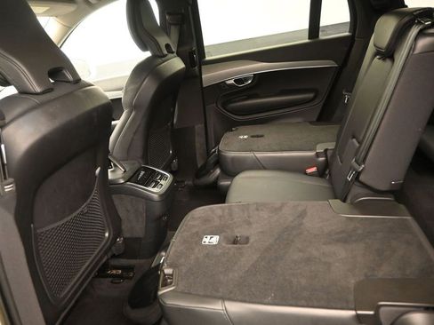 Used 2022 Volvo XC90 T5 Momentum FWD image 13