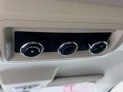 Used 2016 Dodge Journey SXT image 25